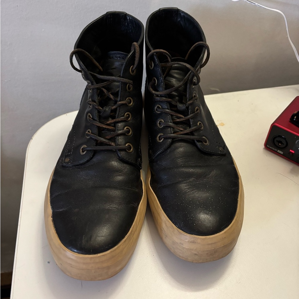 Frye Black Leather Men's Shoes with tan Sole size 8